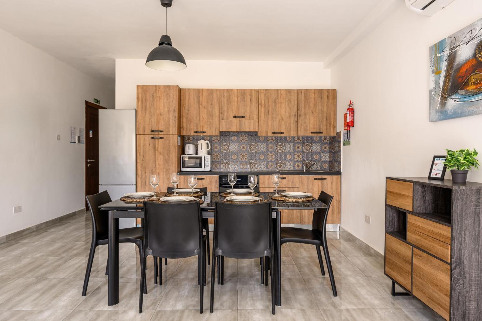 F11 Room 3, Private Room Two Single Beds Shared Bathroom In Shared Flat Msida Luaran gambar