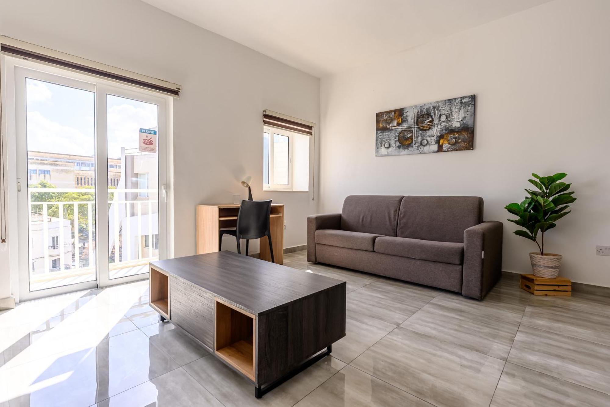 F11 Room 3, Private Room Two Single Beds Shared Bathroom In Shared Flat Msida Luaran gambar